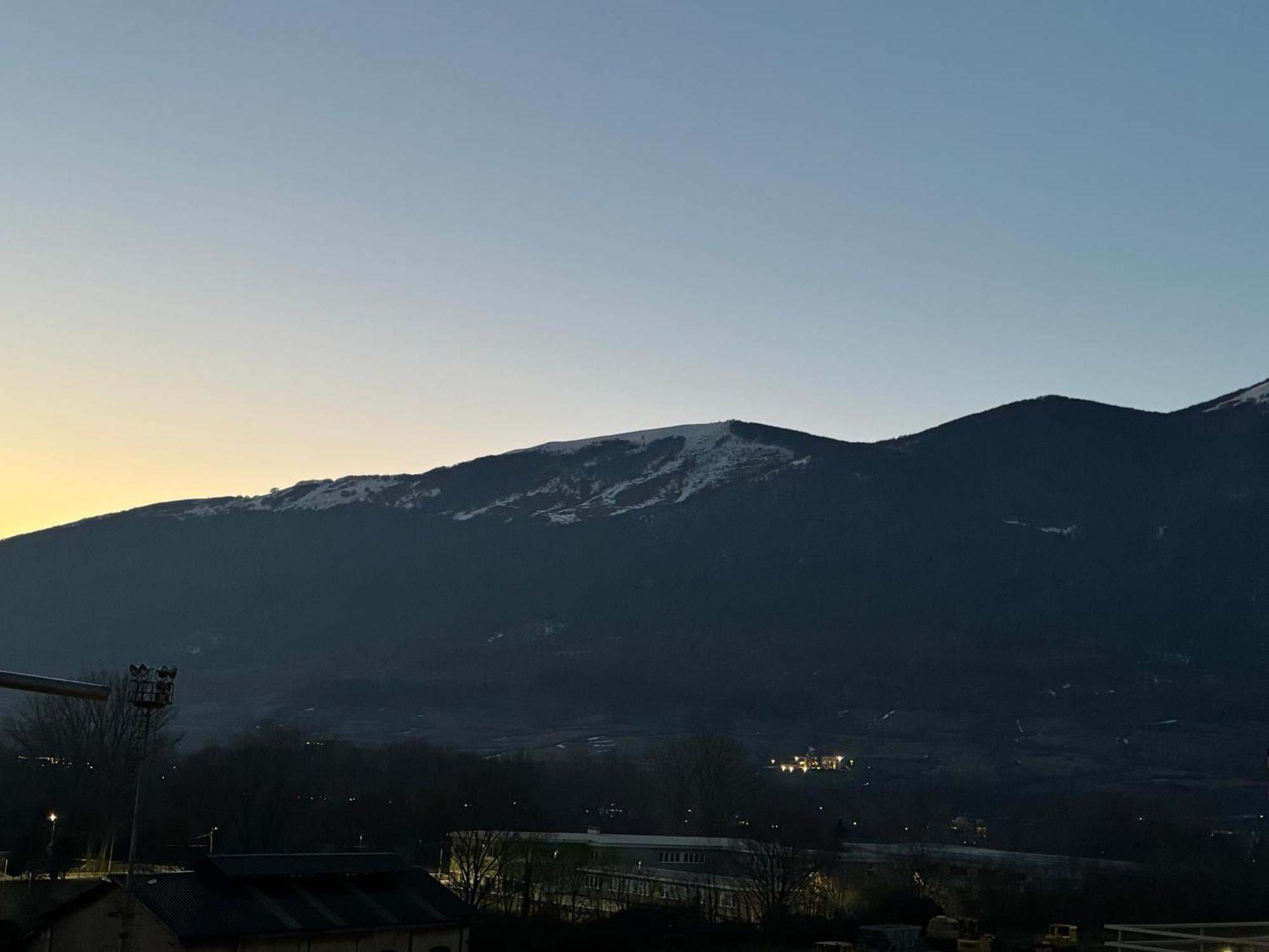 Attico - Terrazza Su Castello Lejlighed Castel Di Sangro Eksteriør billede